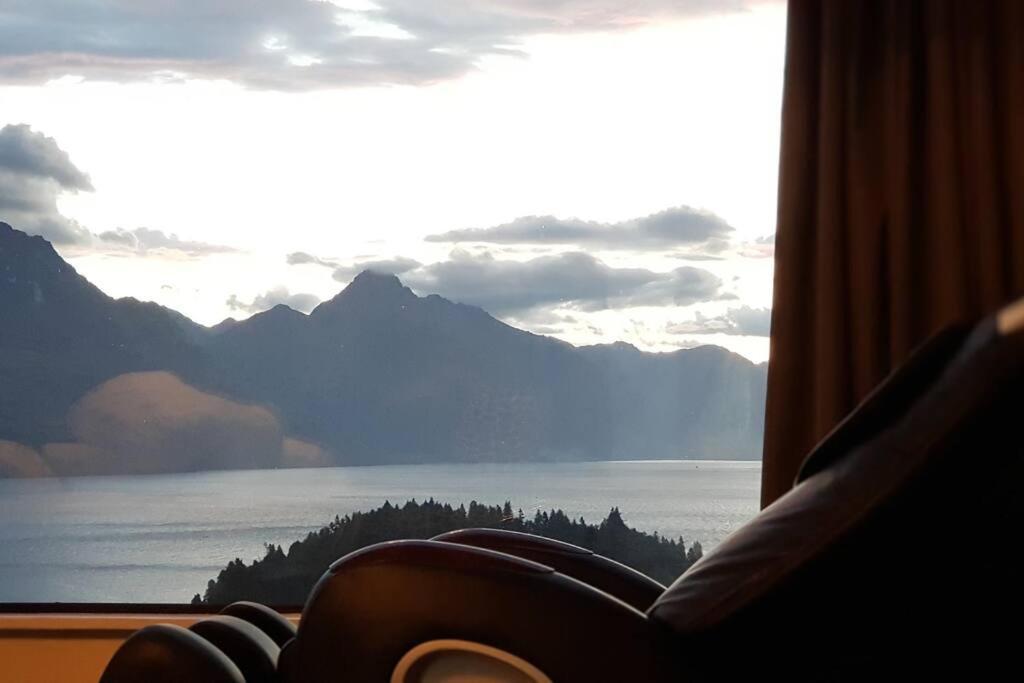 Awesome Studio - Amazing Mountain & Lake Views ควีนส์ทาวน์ ภายนอก รูปภาพ